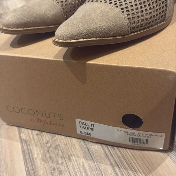 Coconuts by Matisse Call It Taupe slip on heeled mule SZ 8.5 - Picture 2 of 12